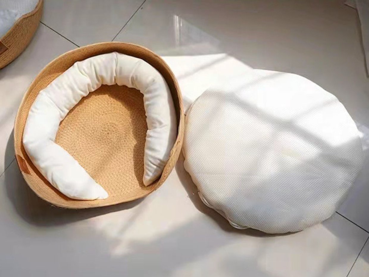 Handwoven Rattan Basket Dog Bed — Reversible Cotton Cushion, Washable, Small to Medium Dogs