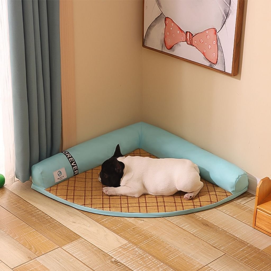 Milo Triangular Cooling Pet Bed — Bamboo Fiber Surface, Corner-Fit, Non-Slip, S–L