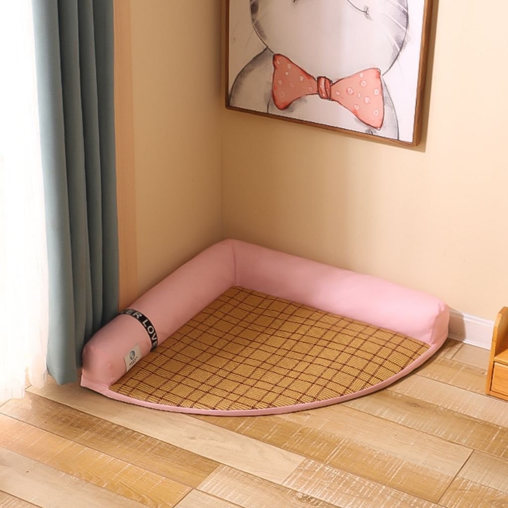 Milo Triangular Cooling Pet Bed — Bamboo Fiber Surface, Corner-Fit, Non-Slip, S–L