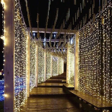 Solar Curtain Lights — 300 LED Glowing Backdrop, 7 × 10 ft, Dusk-to-Dawn, IP65
