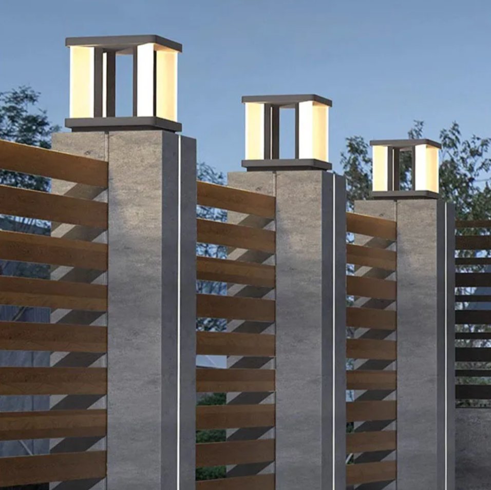 Solar Post Lamp — Classic Stainless Steel LED Light for Driveways & Fence Posts, Dusk-to-Dawn