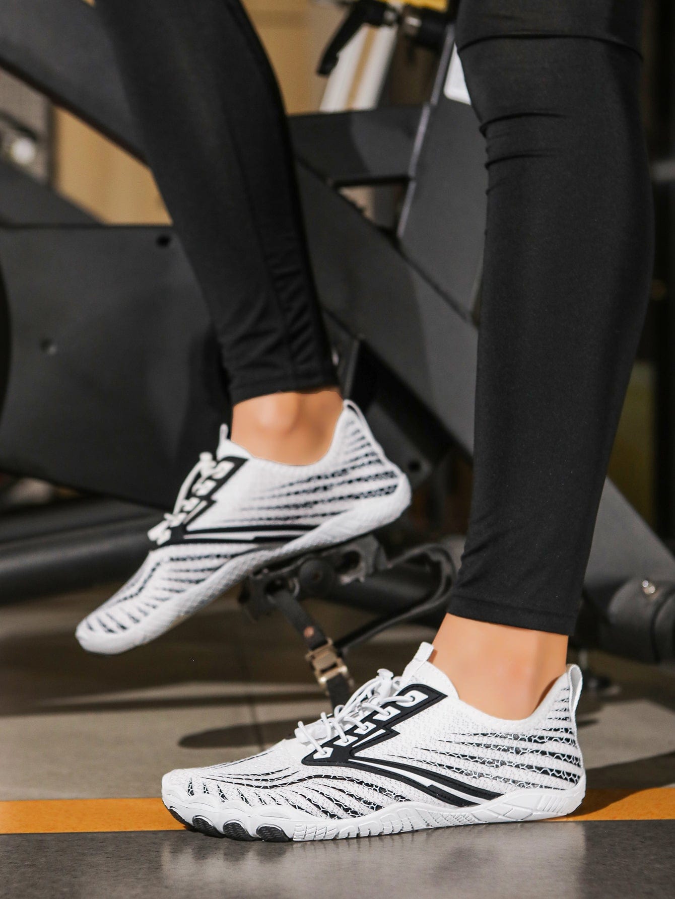 Flexto Unisex Barefoot Shoes, Ultra-Flex Sole, Breathable Mesh, Lightweight Training and Travel