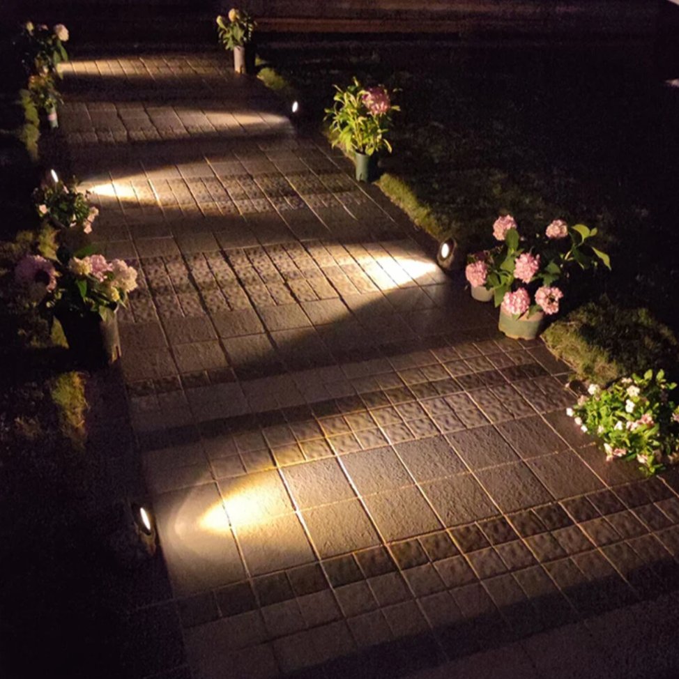Solar Stone Pathway Lights — Natural Resin Rock Design, Dusk-to-Dawn LED, IP44