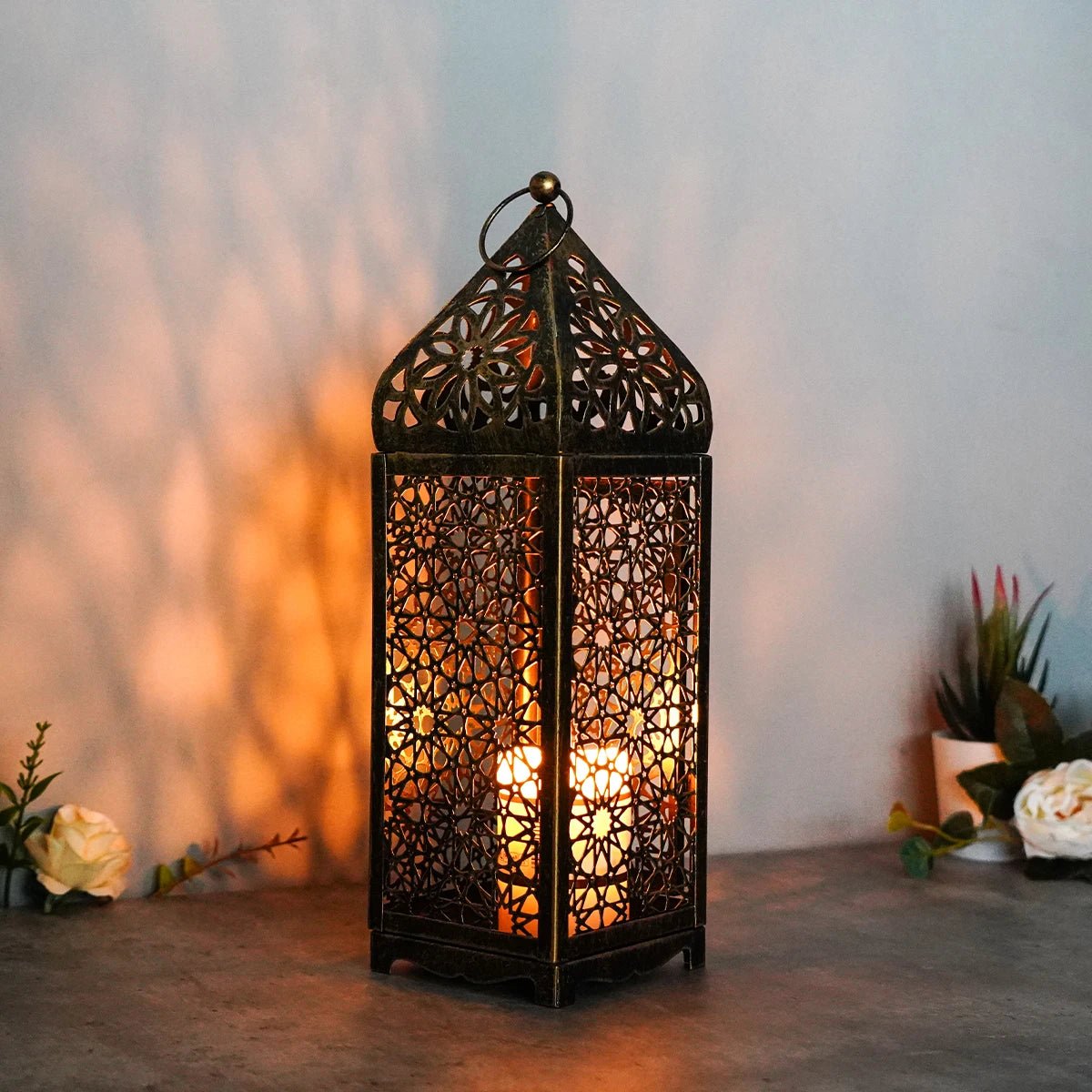 Japanese Iron Cage Lantern — Minimalist Candle Holder for Indoor & Outdoor Decor