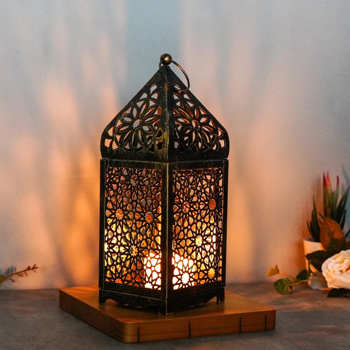 Japanese Iron Cage Lantern — Minimalist Candle Holder for Indoor & Outdoor Decor