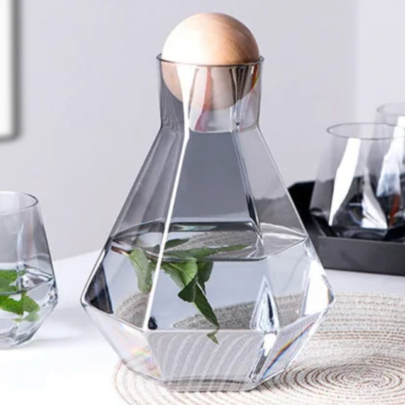 Diamond-Cut Glass Drinkware Set — 5-Piece Jug & Rock Glasses with Beechwood Stopper