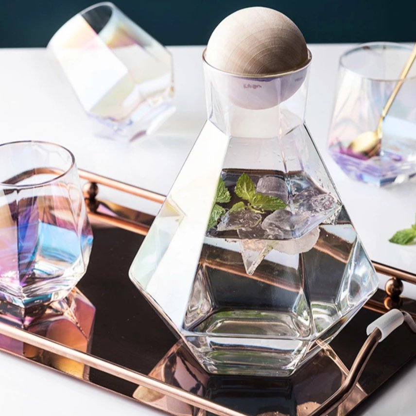 Diamond-Cut Glass Drinkware Set — 5-Piece Jug & Rock Glasses with Beechwood Stopper